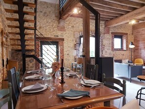 Dining - Peaceful countryside cottage near Chartres with parking (Umpeau)