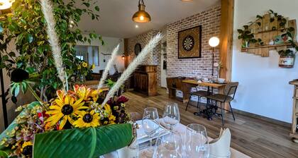 Chambre cosy avec salle d'eau, accÚs piscine chauffée et Wi-Fi illimité