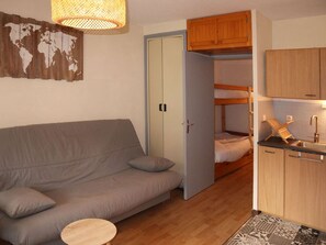 Living area - Cozy studio for 6, in the heart of the resort (Les Orres)
