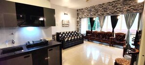 Desk, laptop workspace, free WiFi, bed sheets - CASA FREDNA (Anjuna)