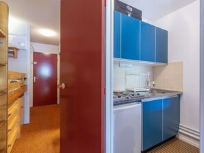 Fridge, microwave, stovetop, coffee/tea maker - Studio cabin, balcony, 5 guests, near slopes (La Mongie)