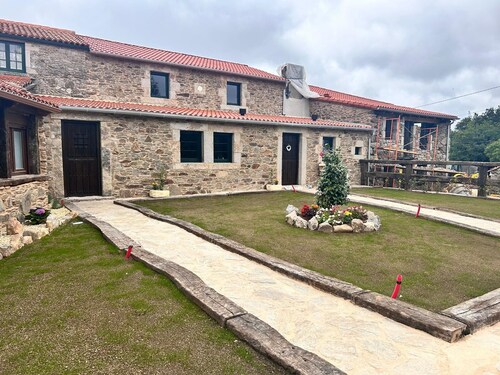 MIÑA NAI HOUSE.  Suitable for families and your pet. 1 min from the Camino de Santiago