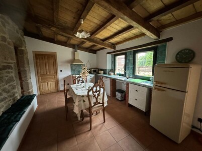 MIÑA NAI HOUSE.  Suitable for families and your pet. 1 min from the Camino de Santiago