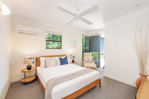 3 bedrooms, desk, iron/ironing board, WiFi