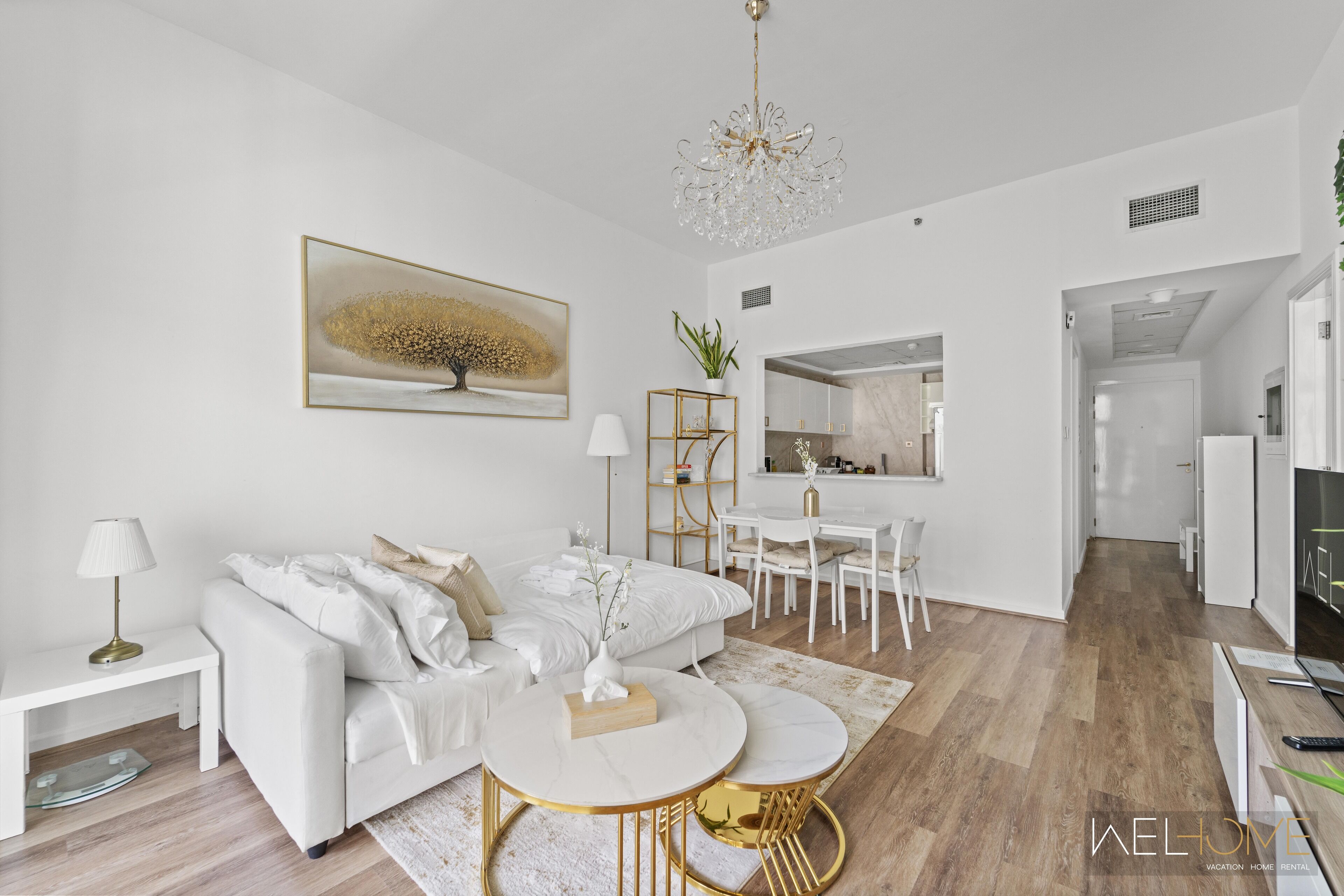 Comfort Apartment, Balcony, City View | Living area