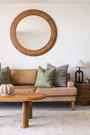 TV, books - Postcard on Sunrise Beach (Noosa)