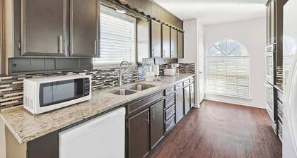 Spacious 4-BR Home Near Allen Outlets & Dining