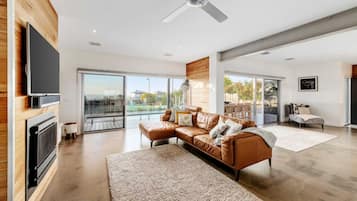House | 6 bedrooms, Internet