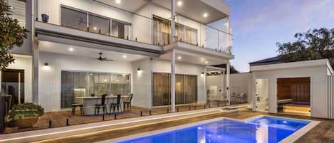 Casa | 6 quartos, acesso à internet de alta velocidade