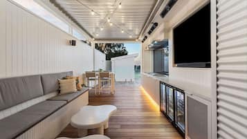 House | 6 bedrooms, Internet