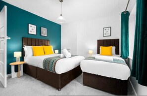 3 bedrooms, Internet - Stylish Three Bedroom Retreat With Garden (Birmingham)