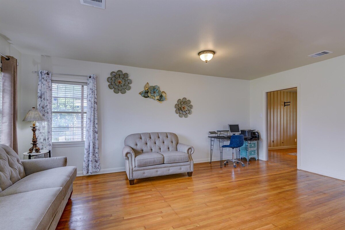 Photo 15 of One story 3/2.5 home just 5 miles from Texas Medical Center and MD Andersen