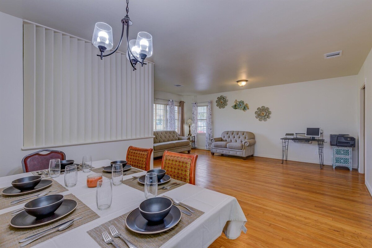 Photo 10 of One story 3/2.5 home just 5 miles from Texas Medical Center and MD Andersen