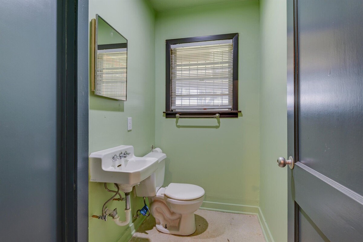 Photo 19 of One story 3/2.5 home just 5 miles from Texas Medical Center and MD Andersen