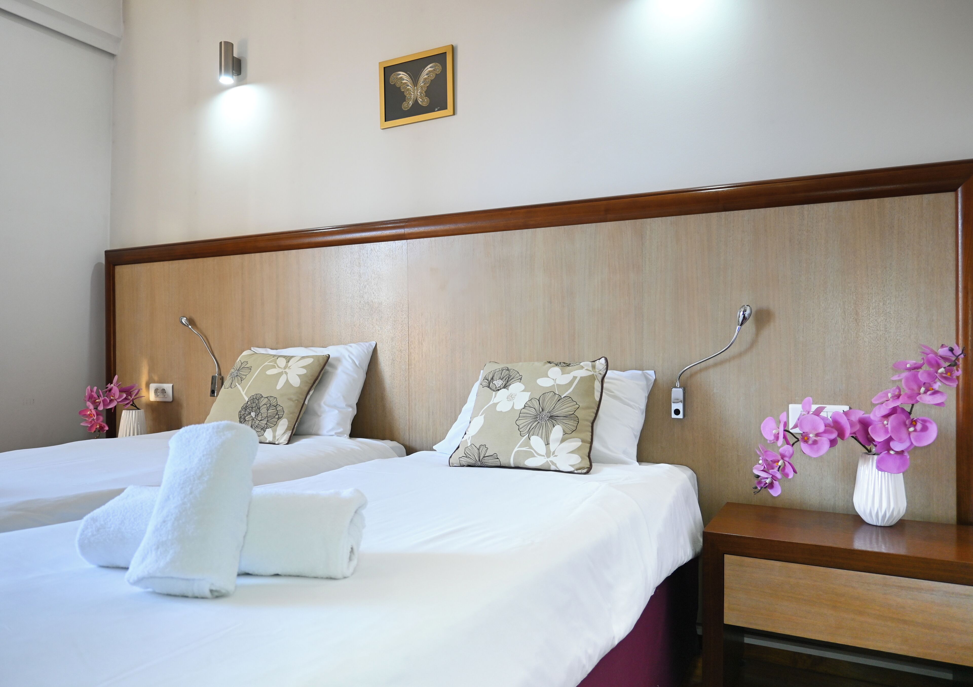 Habitación triple Confort | Cortinas opacas, sistema de insonorización, wifi gratis