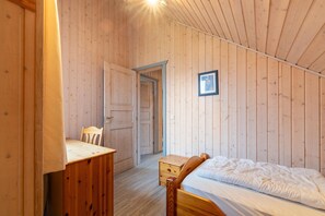 3 室のベッドルーム、旅行用ベビーベッド、WiFi (無料)