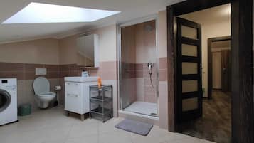 Secador de pelo y toallas