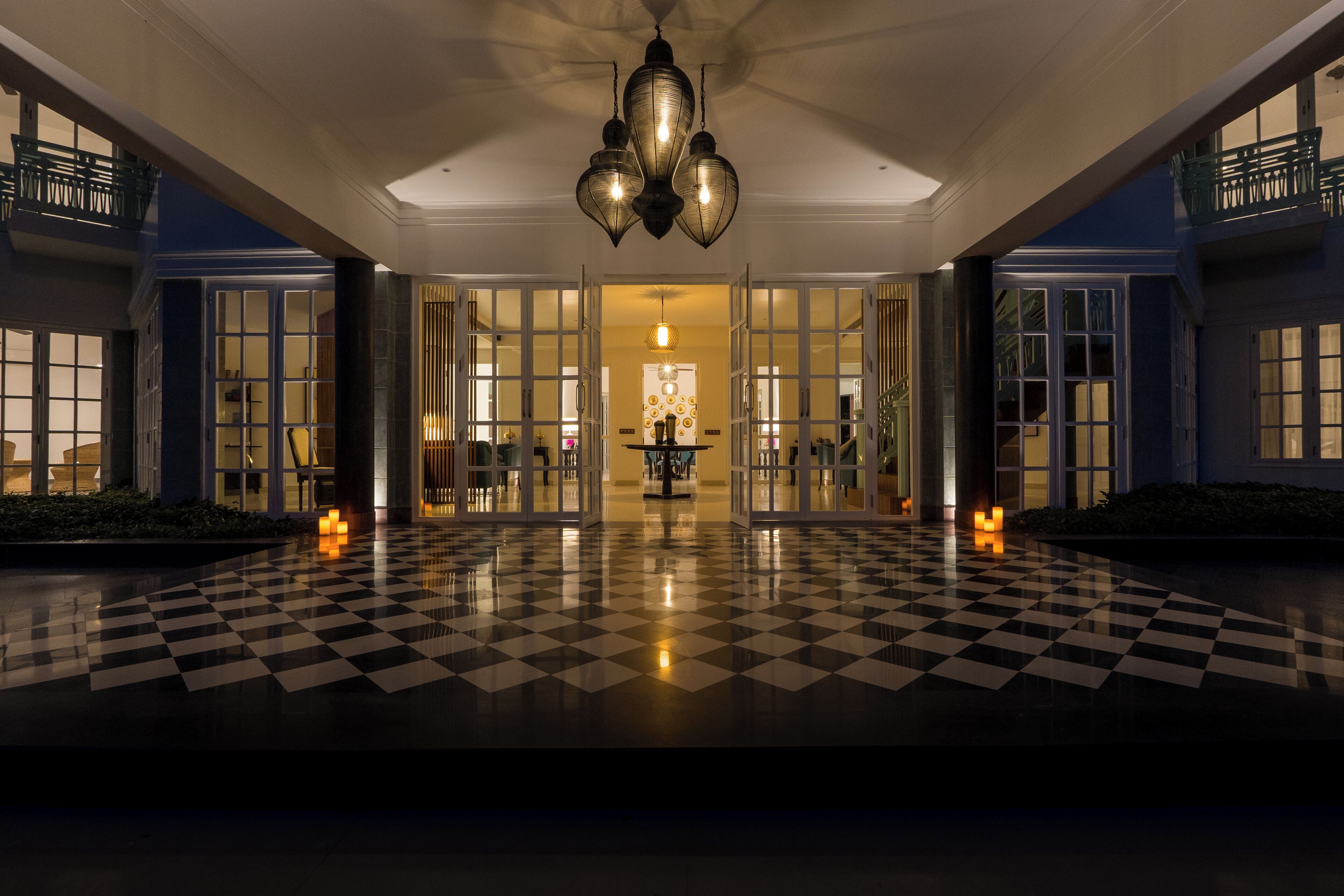 Vista frontal de la propiedad