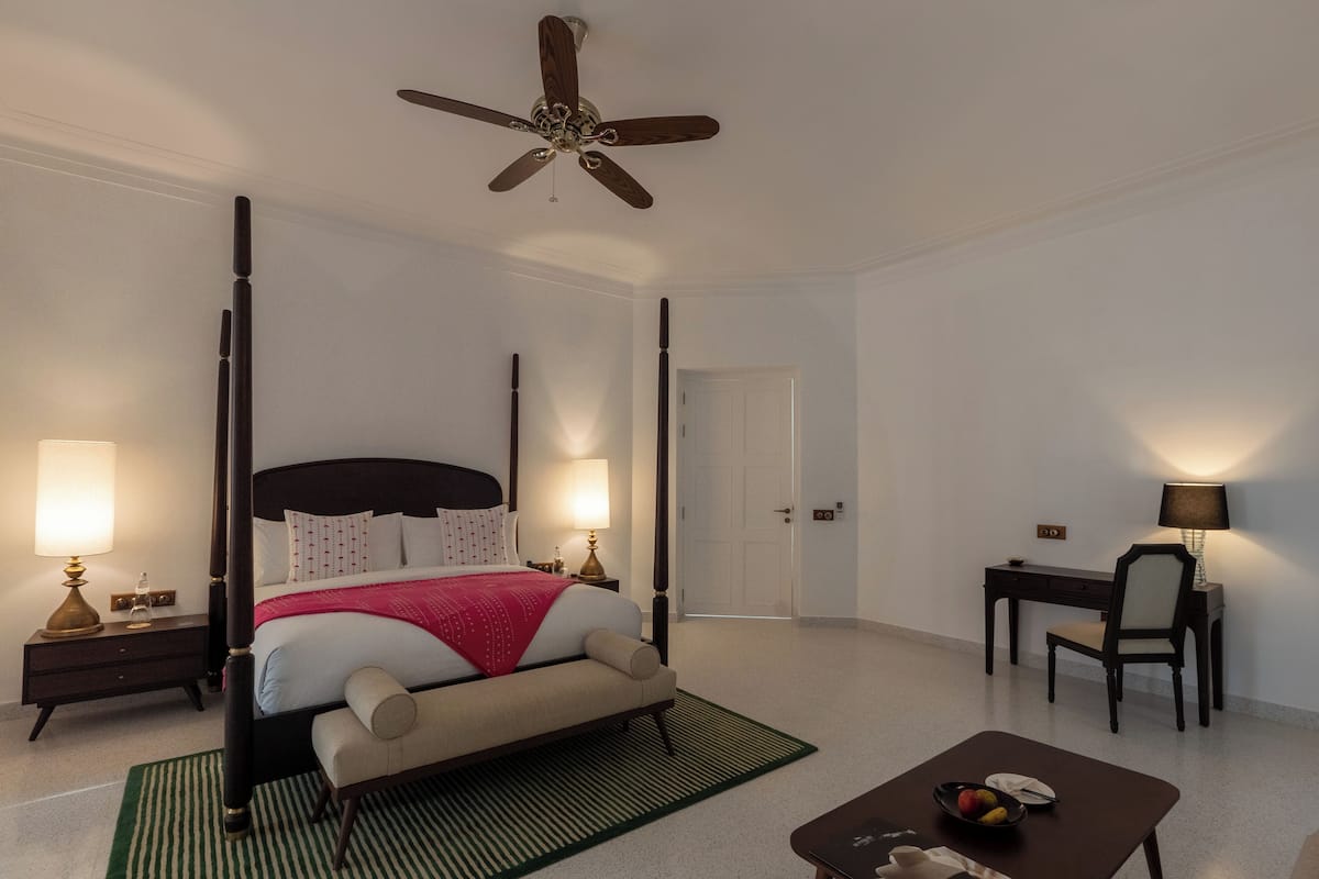 Luxury Bungalow, Garden View | 1 bilik tidur, meja, ruang kerja komputer riba, Wi-fi percuma