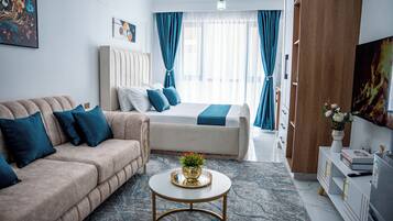 Superior Studio, 1 King Bed, City View | Premium bedding, memory-foam beds, desk, laptop workspace