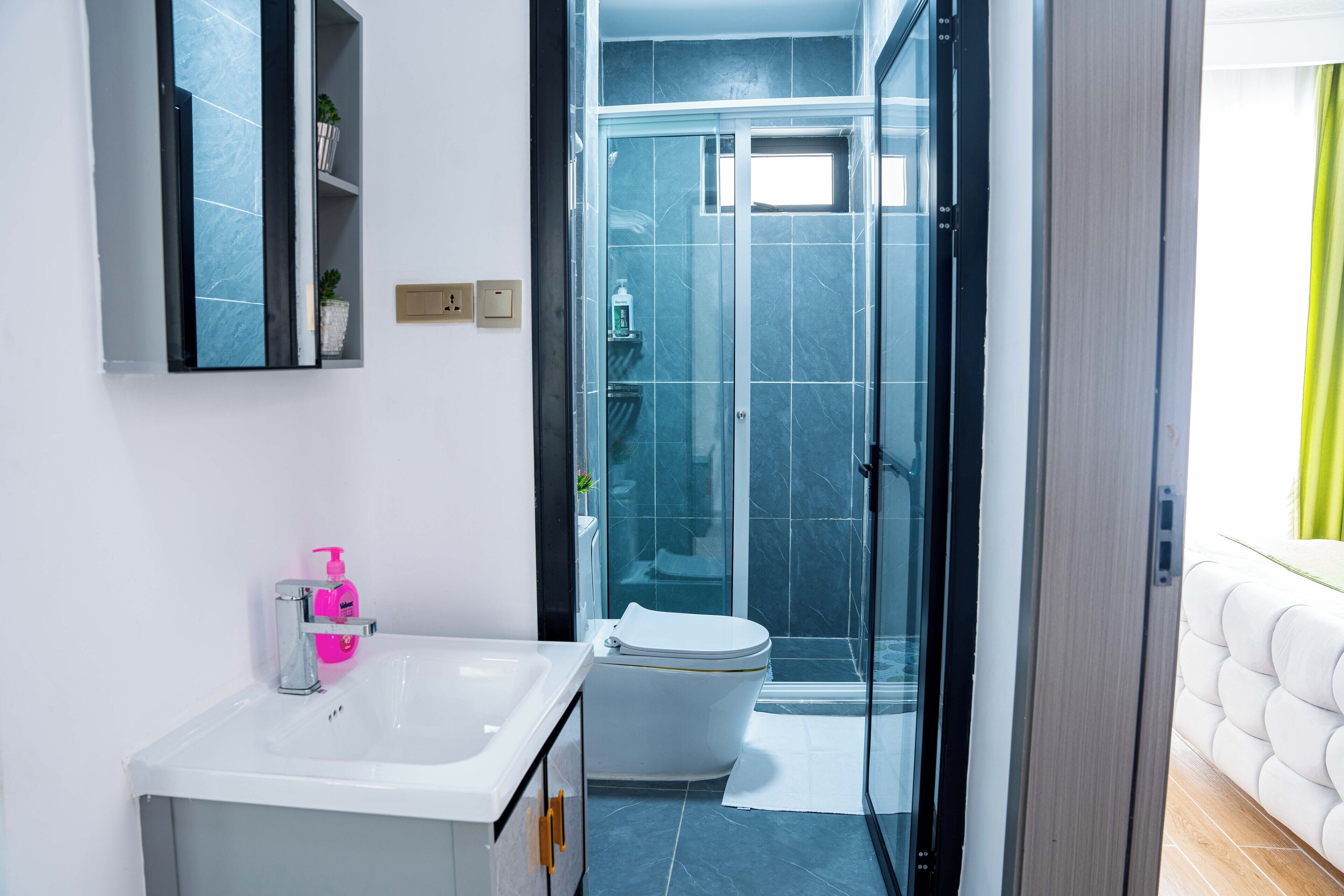 Superior Apartment, 2 Bedrooms, Private Bathroom, City View | Bathroom | Shower, slippers, towels, soap
