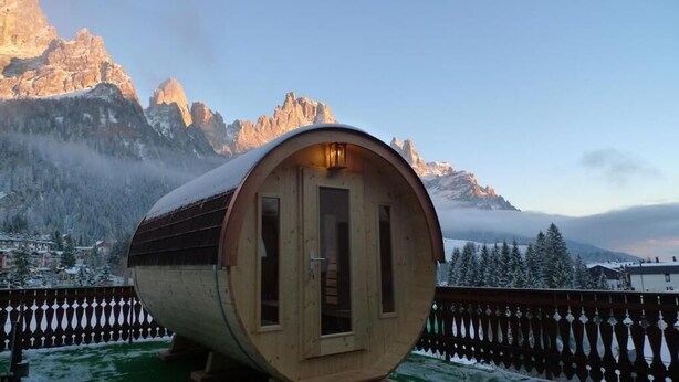 Exterior - Albergo Ristorante Centrale (Primiero San Martino di Castrozza)