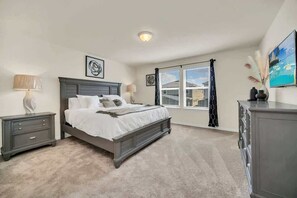 5 bedrooms, iron/ironing board, free WiFi, bed sheets - Windsor Cay Villa W/Private Pool, Near Disney (Clermont)