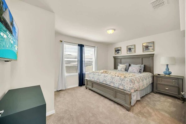 5 bedrooms, iron/ironing board, free WiFi, bed sheets - Windsor Cay Villa W/Private Pool, Near Disney (Clermont)