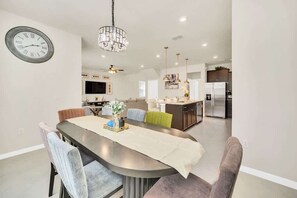 Dining - Windsor Cay Villa W/Private Pool, Near Disney (Clermont)