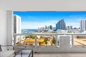 1 bedroom, desk, Internet - Ocean Utopia (Miami)