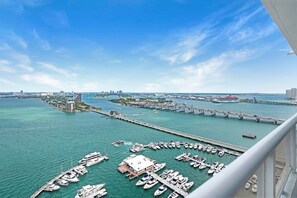 Apartment | 2 bedrooms, desk, Internet - Endless Summer Direct Water View (Miami)