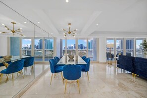 公寓 | 2 間臥室、網路服務