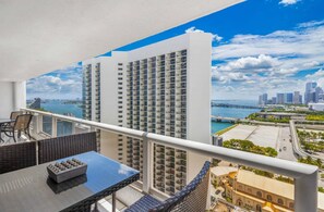 Căn hộ | 2 phòng ngủ, bàn, truy cập Internet tốc độ cao 