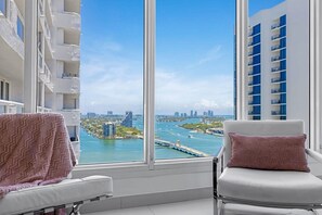 2 habitaciones, escritorio y acceso a internet