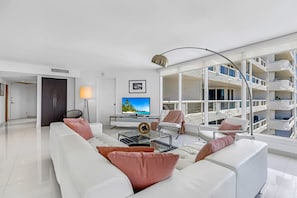 2 habitaciones, escritorio y acceso a internet