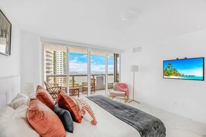 Lägenhet | 4 sovrum, skrivbord och internet