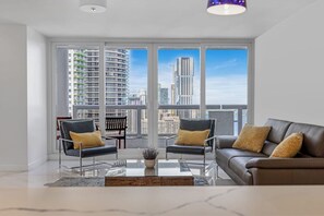 Apartment | 2 bedrooms, Internet - Chic Bayfront Condo With Stunning View (Miami)