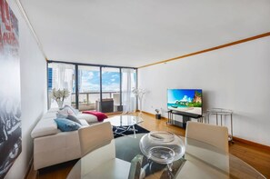 4 bedrooms, Internet - Stunning Balcony Views 4 Bedroom (Miami)