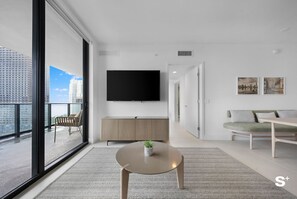 TV, offices - Luxury Downtown 2-BD Condo (Miami)