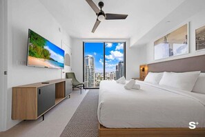 1 bedroom, iron/ironing board, WiFi, bed sheets - Stylish 1-BD Condo | City Views (Miami)