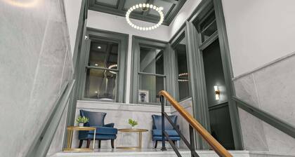 Cozy studio located in Louisville's prime location