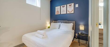 Iron/ironing board, WiFi, bed sheets