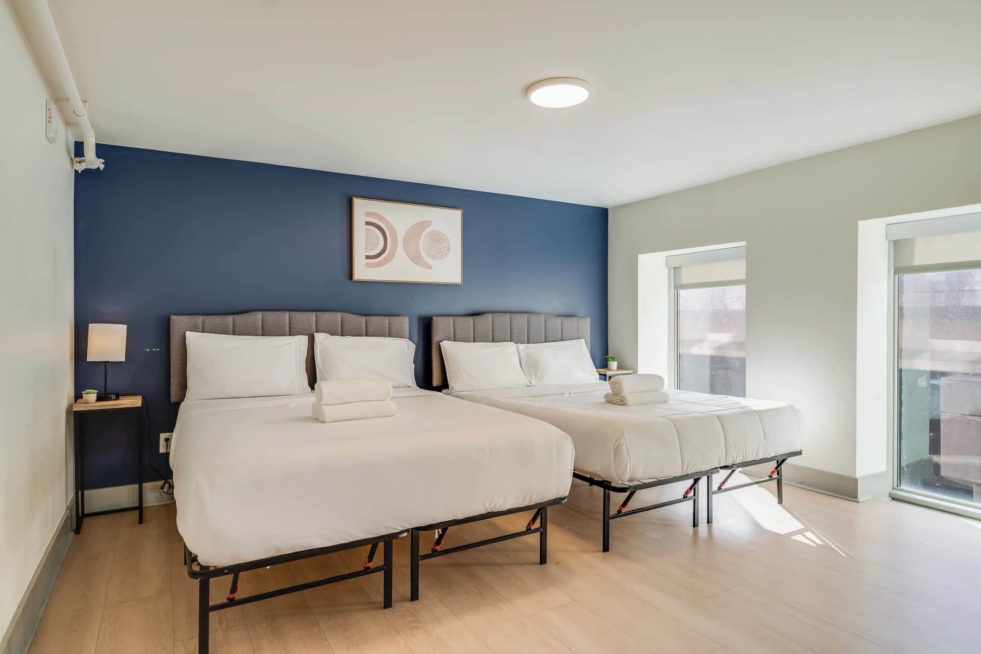 2 habitaciones, tabla de planchar con plancha, wifi y ropa de cama 