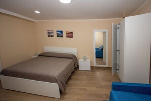 1 chambre, fer et planche à repasser, Wi-Fi, draps fournis