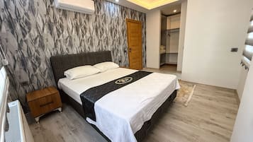 1 habitación, ropa de cama de alta calidad y escritorio