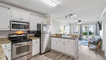 Signature Condo, 2 Bedrooms, Beach View, Beachside | Private kitchen | Fridge, microwave, oven, stovetop