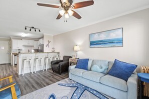 Signature Condo, 2 Bedrooms, Beach View, Beachside | Living room | 40-inch Smart TV with cable channels - Plantation 2118 (Gulf Shores)