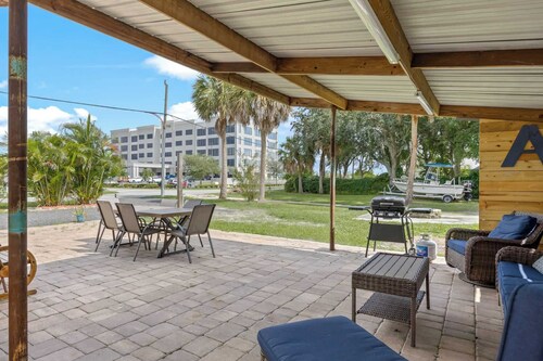 Secluded 4BR Bungalow w/ Amazing Outdoor Space