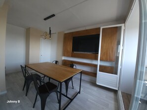 Dining - Magnificent apartment ideally located near the city center. (Le Mans)
