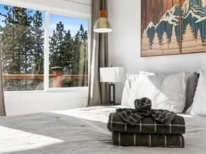 Free WiFi, bed sheets